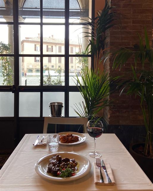 La sala del Caffè Concerto
